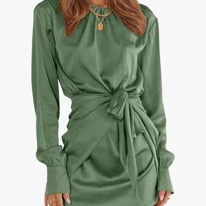 ❌SOLD❌ Chic Long Sleeve Green Dress with Tie-Front